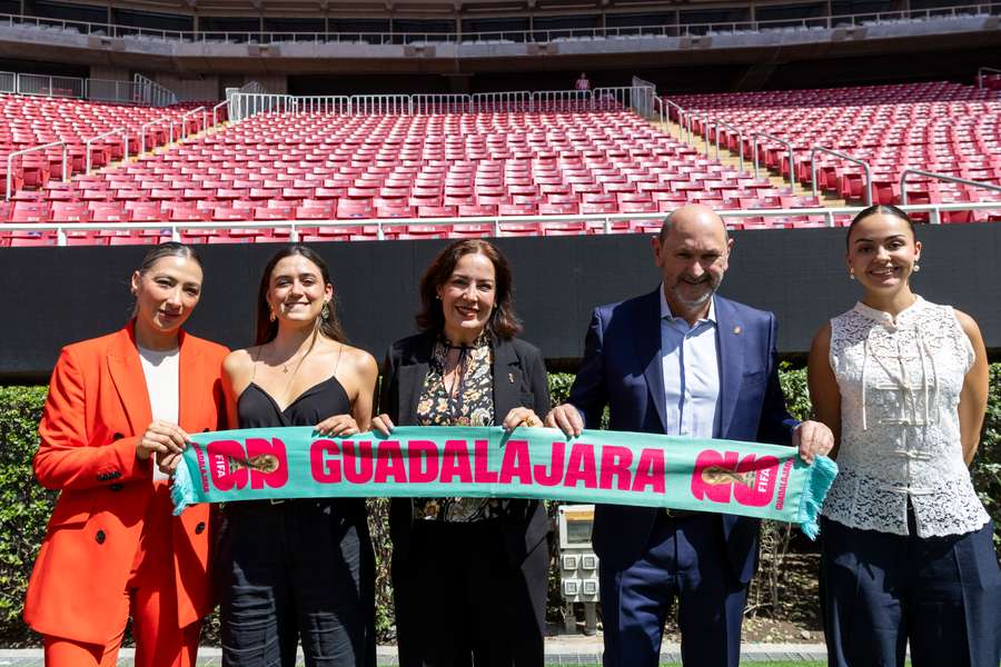 La visita de la RFEF al estadio de Guadalajara La visita de la RFEF al estadio de Guadalajara