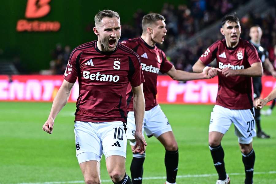 Jan Kuchta zvyšoval proti Teplicím na 2:1 pro Spartu.