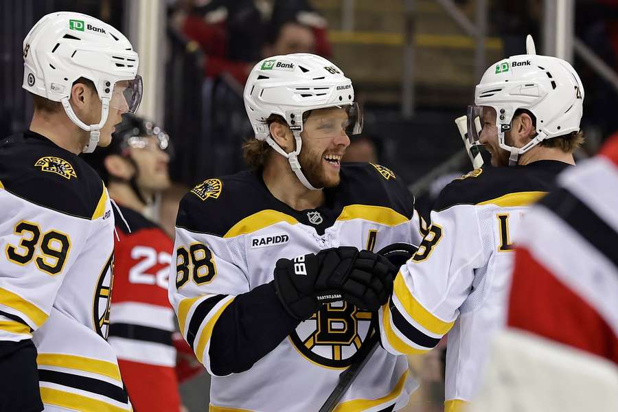 Pastrňák překonal i Jágra, jako první Čech potřetí v řadě v NHL nasbíral 100 bodů