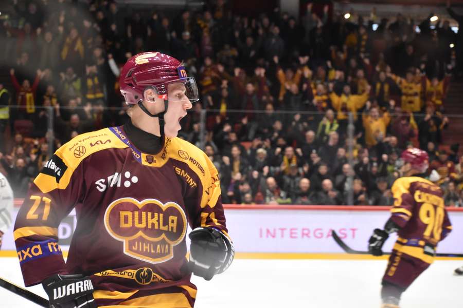 Jihlava se dotahuje na Slavii.