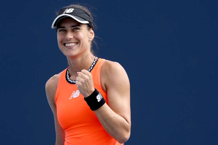 Cirstea celebrates her win against Vondrousova
