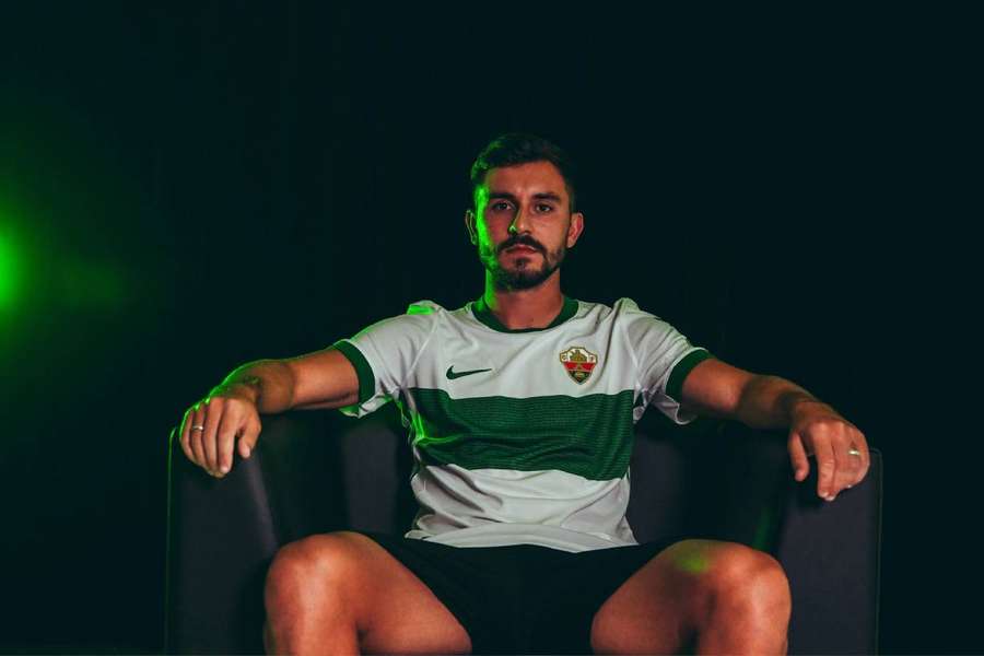 Víctor Chust, nuevo defensa del Elche Víctor Chust, nuevo defensa del Elche