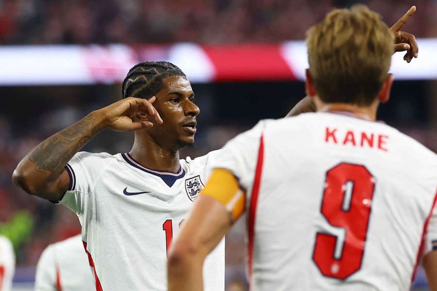 Kane va a celebrar el gol de Rashford Kane va a celebrar el gol de Rashford