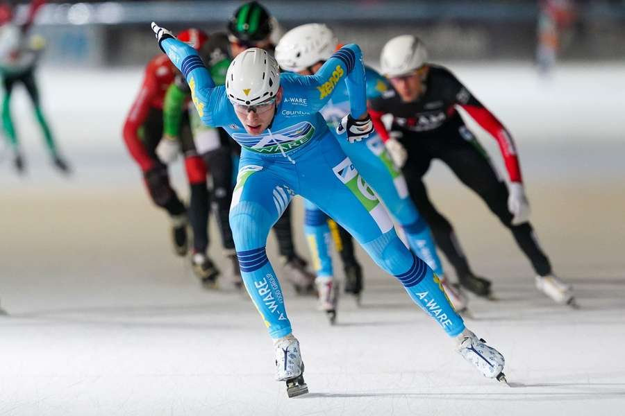 Zeges in Deventer voor marathonschaatsers Harink en Kiel tijdens 7e wedstrijd om Cup