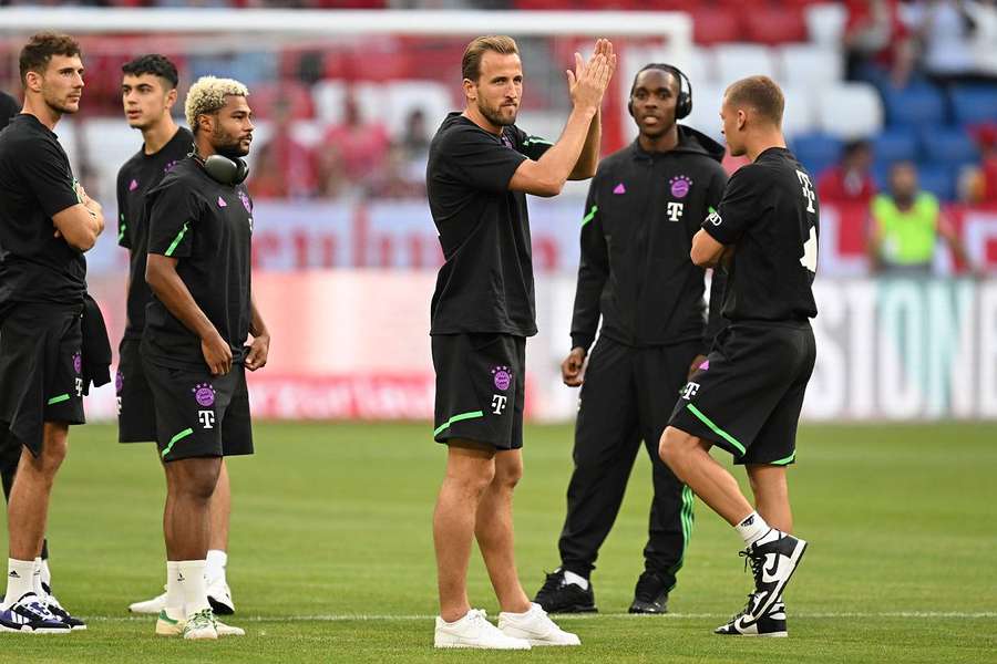 Harry Kane et ses nouveaux coéquipiers lors de la Supercoupe d'Allemagne.