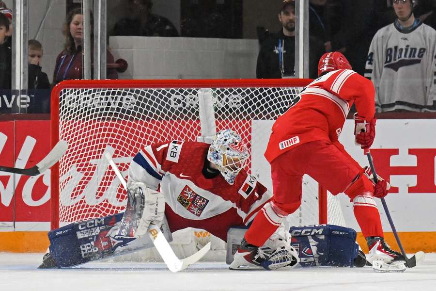 Mařík zastavuje Bjergstada.