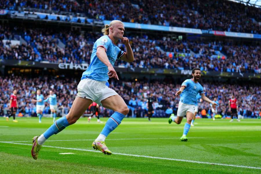 City ovládlo derby o Manchester, hetriky Haalanda s Fodenom