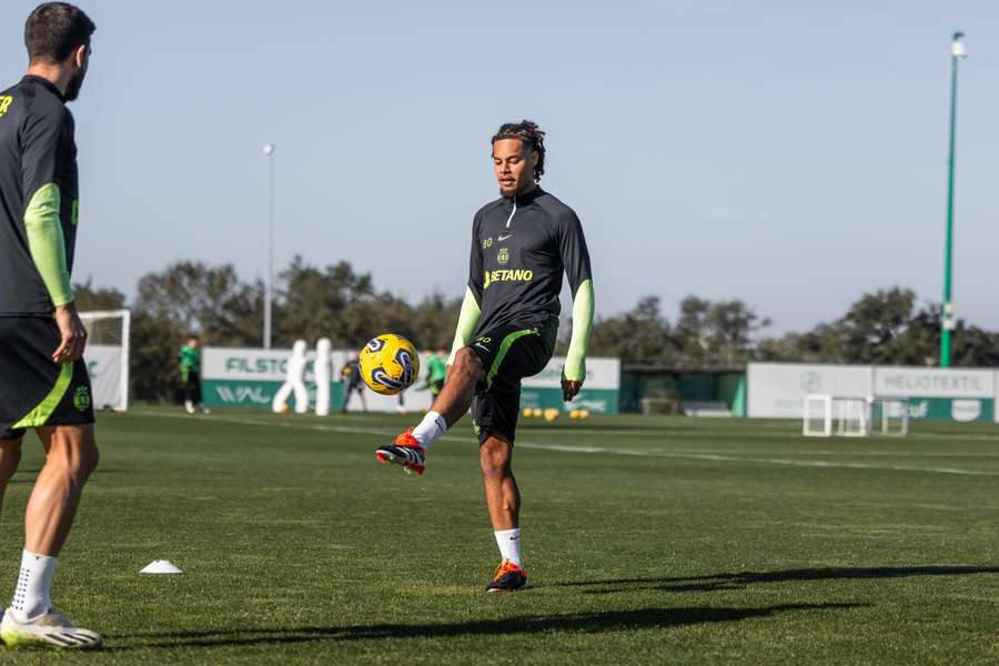 Koba Koindredi realiza primeiro treino pelo Sporting