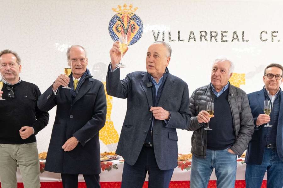 Fernando Roig, con los empleados del Villarreal