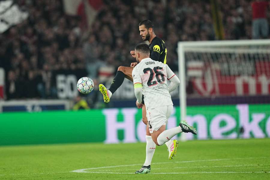 Hancko proti Stuttgartu. Hancko proti Stuttgartu.
