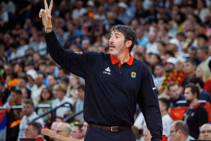 Alex Mumbrú, entrenador del DBB, se prepara para el EuroBasket.
