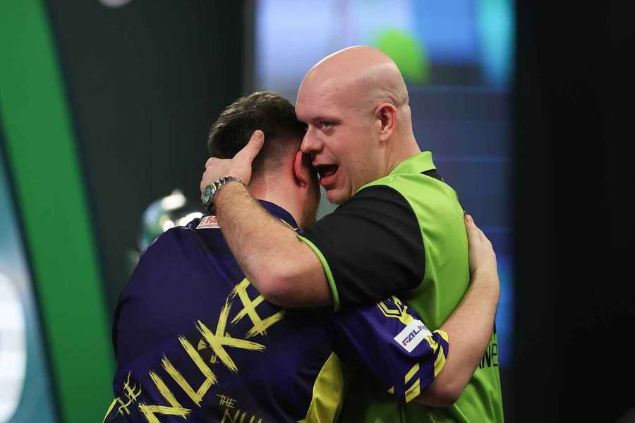 Van Gerwen congratulates Littler after their last match