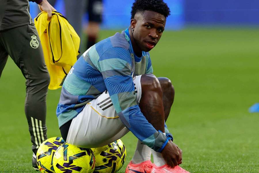 Paqueta says Vini Jr will return to Flamengo "at the right time" after racism allegations