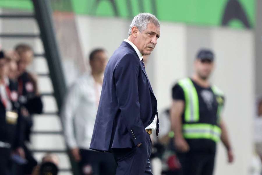 Fernando Santos aguentou seis jogos com a Polónia