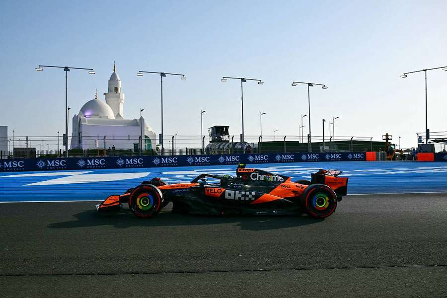 A Jeddah, les McLaren survolent les essais libres 3 devant la Mercedes de Russell