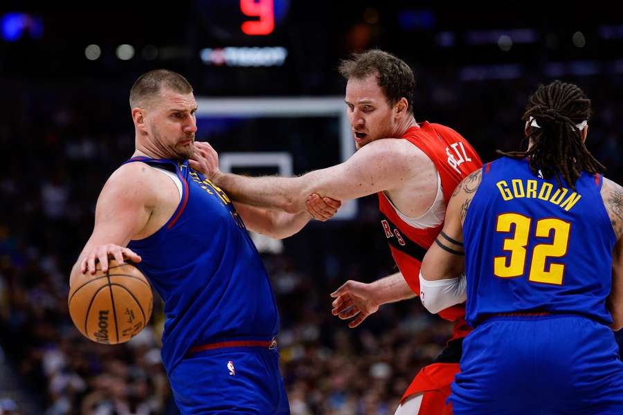Jokič v NBA řídil triumf Denveru.