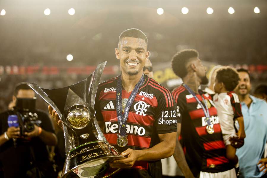 Flamengo levantou a nona taça do Brasileirão Flamengo levantou a nona taça do Brasileirão