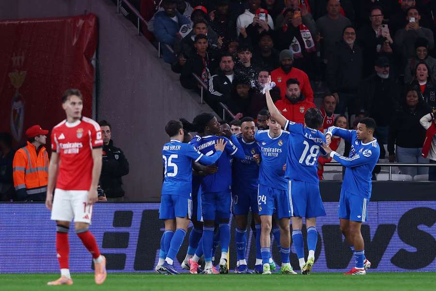 Real jubelt dank Traumtor von Vinicius – PSG beweist Comeback-Qualitäten Real jubelt dank Traumtor von Vinicius – PSG beweist Comeback-Qualitäten