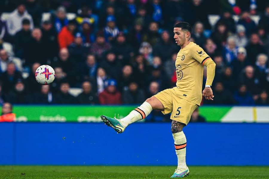 Enzo Fernández teve boa atuação em vitória do Chelsea sobre o Leicester