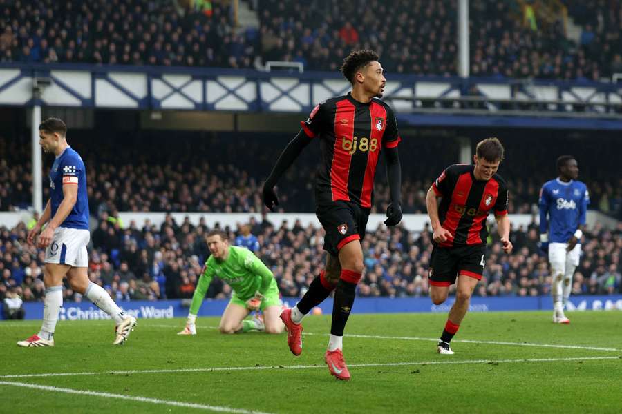 Bournemouth beat Everton at Goodison in FA Cup