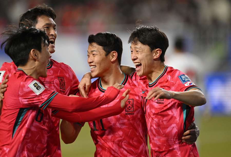Lee Jae-sung célèbre l’ouverture du score de la Corée du Sud face à la Jordanie lors des qualifications asiatiques pour la Coupe du monde 2026, le 25 mars 2025 à Suwon. Lee Jae-sung célèbre l’ouverture du score de la Corée du Sud face à la Jordanie lors des qualifications asiatiques pour la Coupe du monde 2026, le 25 mars 2025 à Suwon.