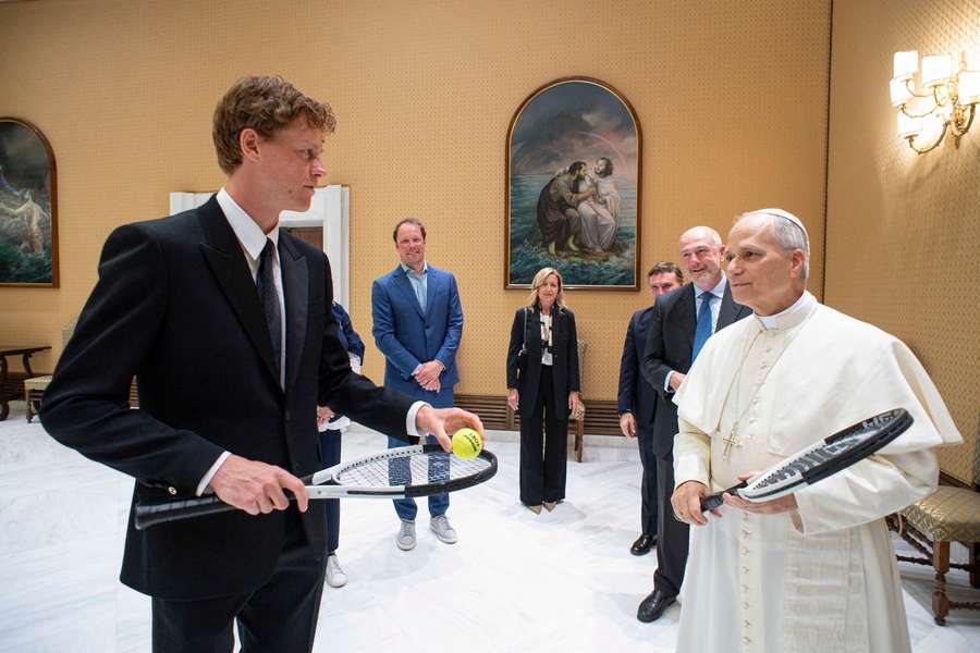 Jannik Sinner con el Papa León XIV