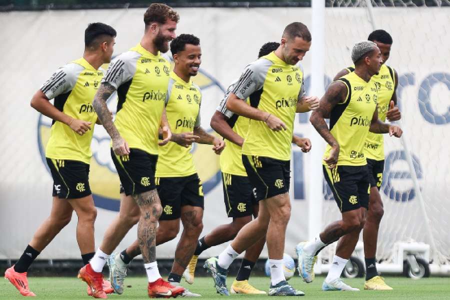 Jogadores do Flamengo durante treino no Ninho do Urubu