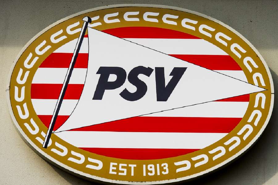 PSV speelt tegen FC Emmen op een nieuwe grasmat