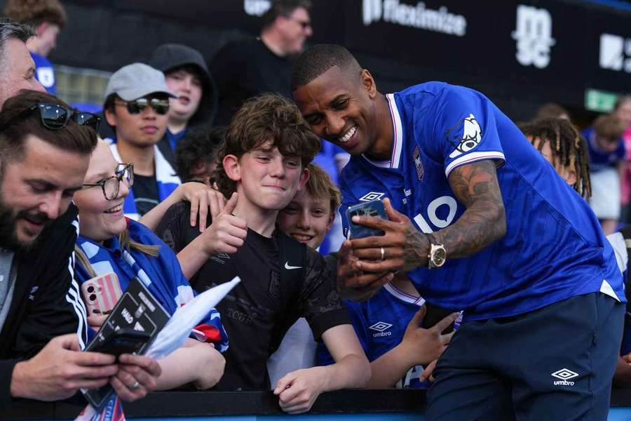 Ashley Young no Ipswich Town Ashley Young no Ipswich Town
