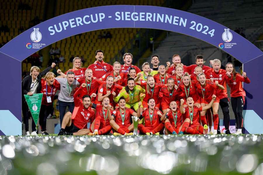 Der FC Bayern feierte im Supercup einen 1:0-Sieg gegen den VfL Wolfsburg.