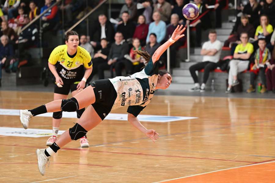 Kobierzyce, 17.01.2026. Zawodniczka Elche Mustang Jimena Laguna podczas meczu z KPR Gminy Kobierzyce. Kobierzyce, 17.01.2026. Zawodniczka Elche Mustang Jimena Laguna podczas meczu z KPR Gminy Kobierzyce.