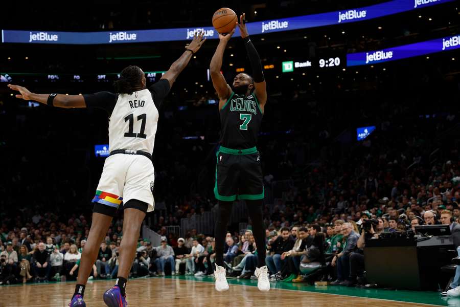 Jaylen Brown marcou 36 pontos na vitóris de Boston nesta sexta-feira (23)