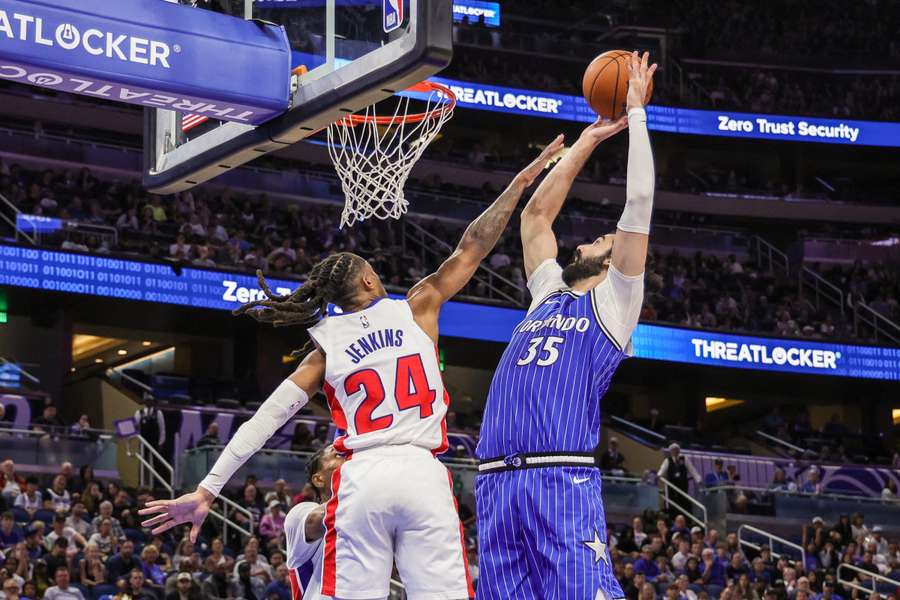 Los Orlando Magic derrotaron a los Pistons 