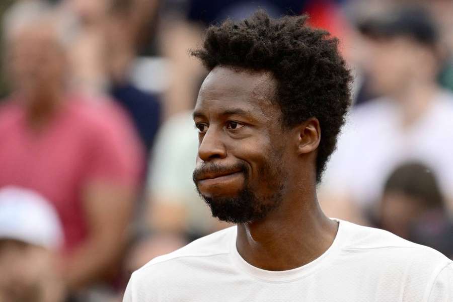 Monfils n'y arrive pas sur terre battue.