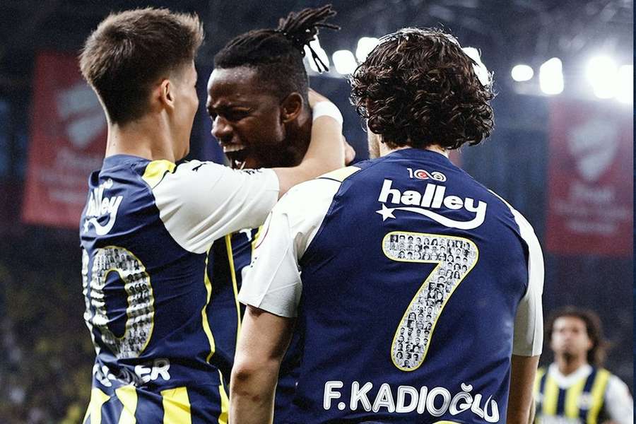 Batshuayi foi a figura do Fenerbahçe, ao bisar na final