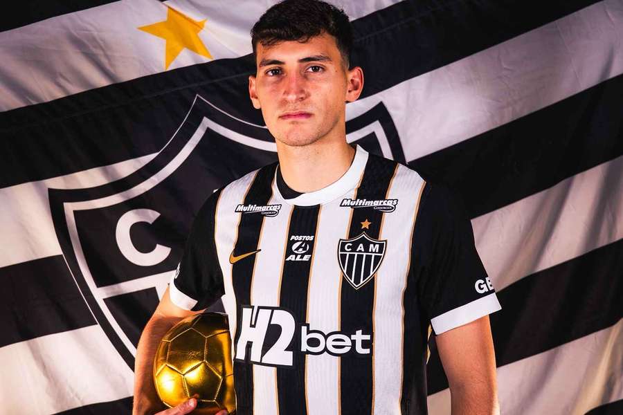 Tomás Pérez com a camisola do Galo