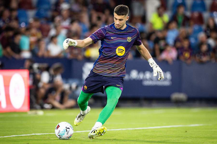 Betis y Villarreal gastaron más que el Barcelona en el mercado de fichajes