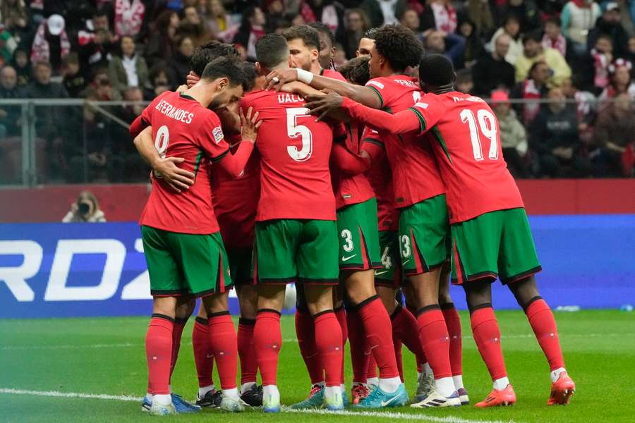 A festa dos jogadores portugueses em Varsóvia