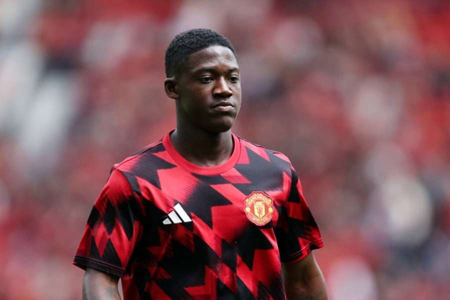 Mainoo v barvách Manchesteru United.