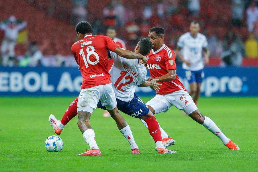 Bahia e Internacional fizeram um grande jogo em Porto Alegre Bahia e Internacional fizeram um grande jogo em Porto Alegre
