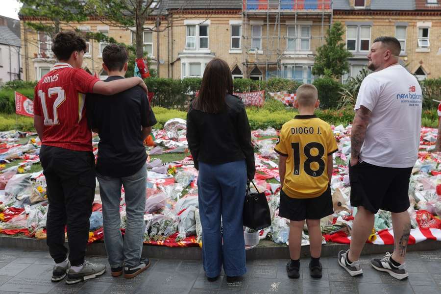 Tributo a Diogo Jota em Anfield