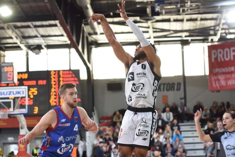 Walka do ostatniej chwili kończy się wygraną Legii, o punkt lepsi od Twardych Pierników Walka do ostatniej chwili kończy się wygraną Legii, o punkt lepsi od Twardych Pierników