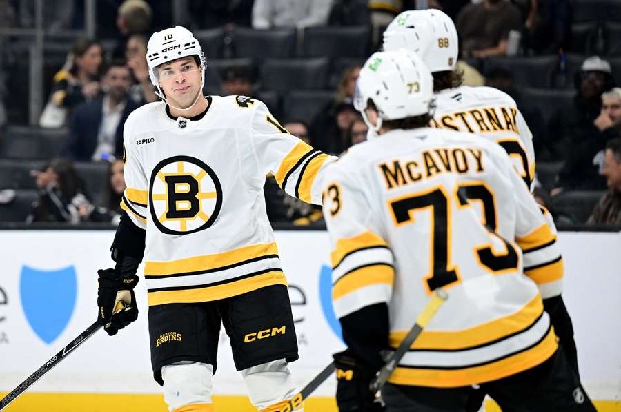 Peterka (l.) und die Bruins setzen ihre siegesserie fort