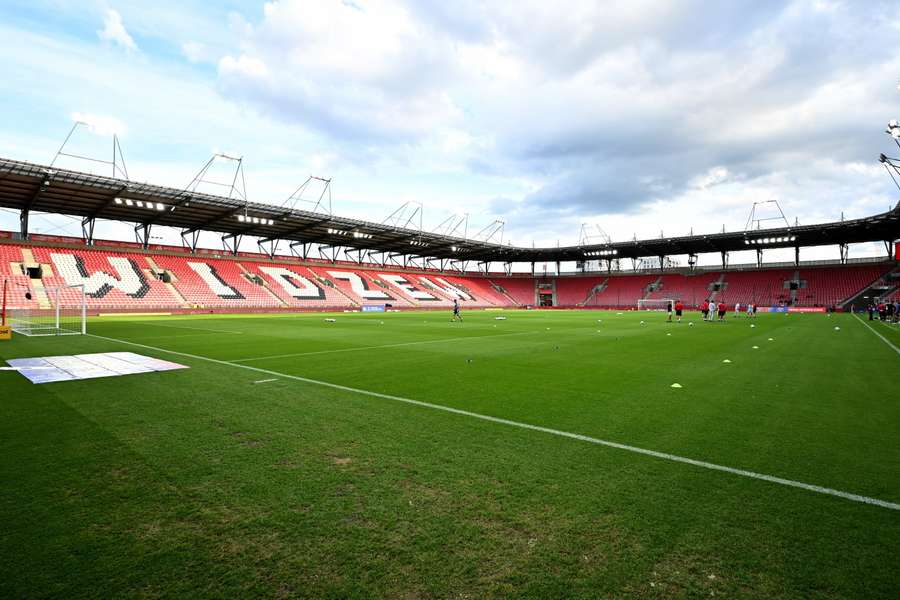 Mecz Widzewa z Wieczystą opóźniony o pół godziny, utrudnienia dla kibiców Mecz Widzewa z Wieczystą opóźniony o pół godziny, utrudnienia dla kibiców
