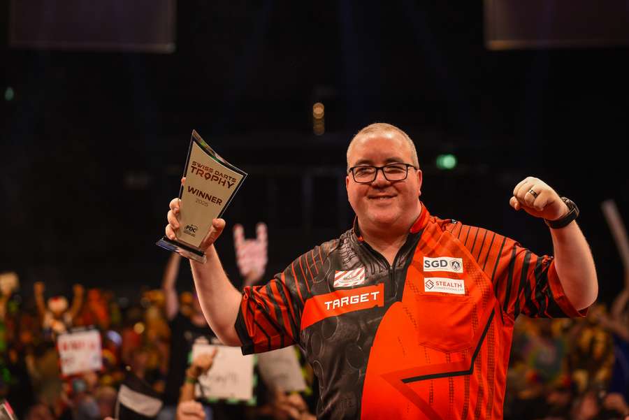 Bunting with his prize in Basel