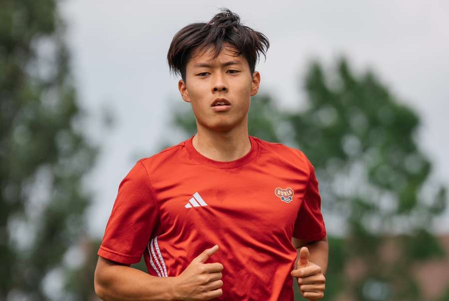 Dukla posílá dvojici talentů na hostování. Atsuta se už ukázal, Defa může koupit Příbram