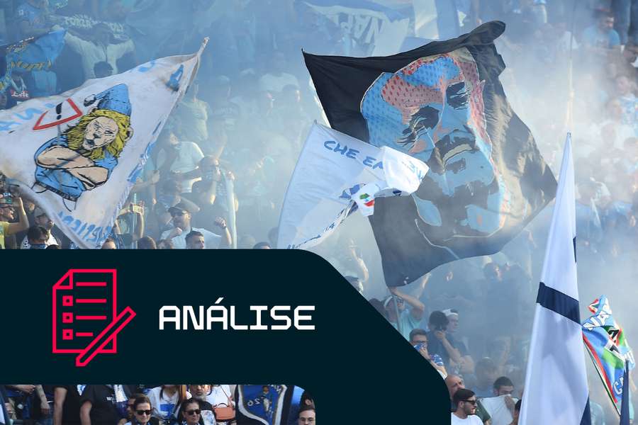 Uma bandeira com o rosto de Spalletti na curva do Nápoles Uma bandeira com o rosto de Spalletti na curva do Nápoles