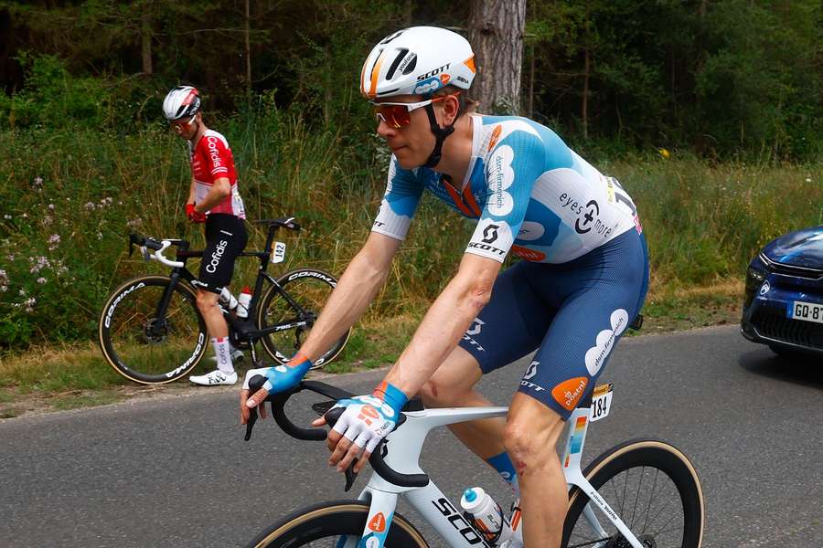 Eekhoff op de fiets tijdens een etappe op de Tour