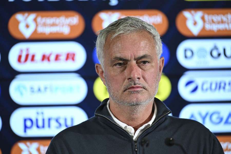 José Mourinho vai passar por Portugal
