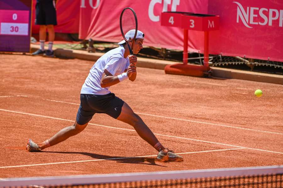 Tenista português Tiago Pereira no Estoril Open